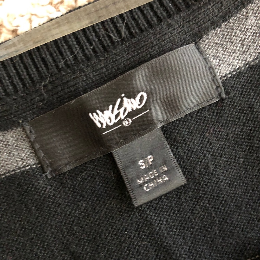 ••Mossimo Sweater - Picture 2 of 4